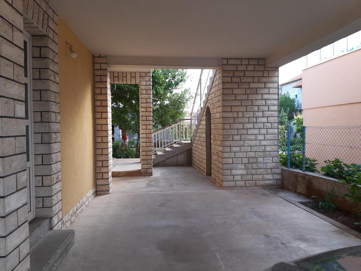 Apartment Jardin With Free Cowered Parking Zadar Exterior foto