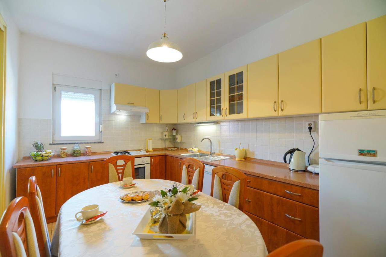 Apartment Jardin With Free Cowered Parking Zadar Exterior foto